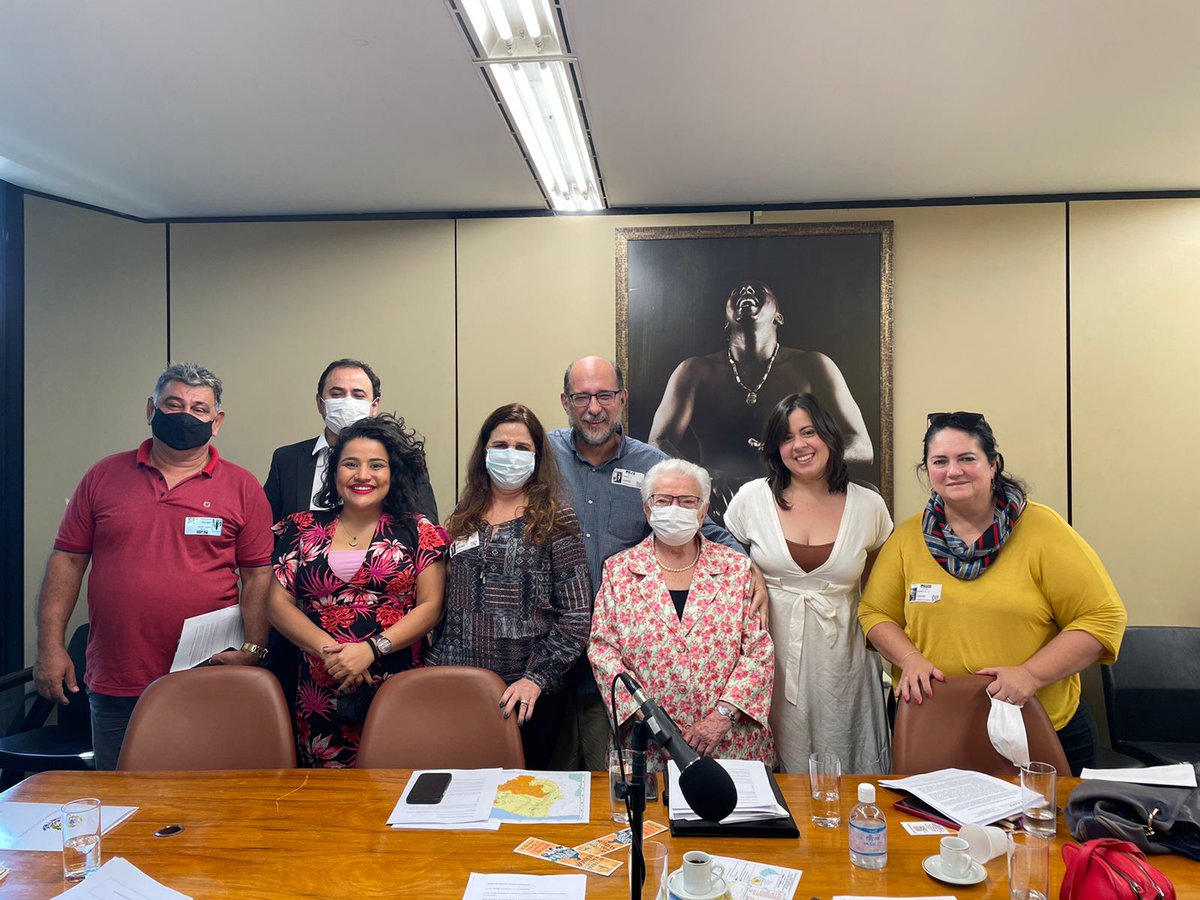 vivireispsol's tweet photo. Participei hoje em Brasília de reunião com servidores do INSS em greve há 50 dias por melhoria das condições de trabalho, reajuste salarial e concurso público para reposição do quadro funcional. https://t.co/X5BaS3rvkp