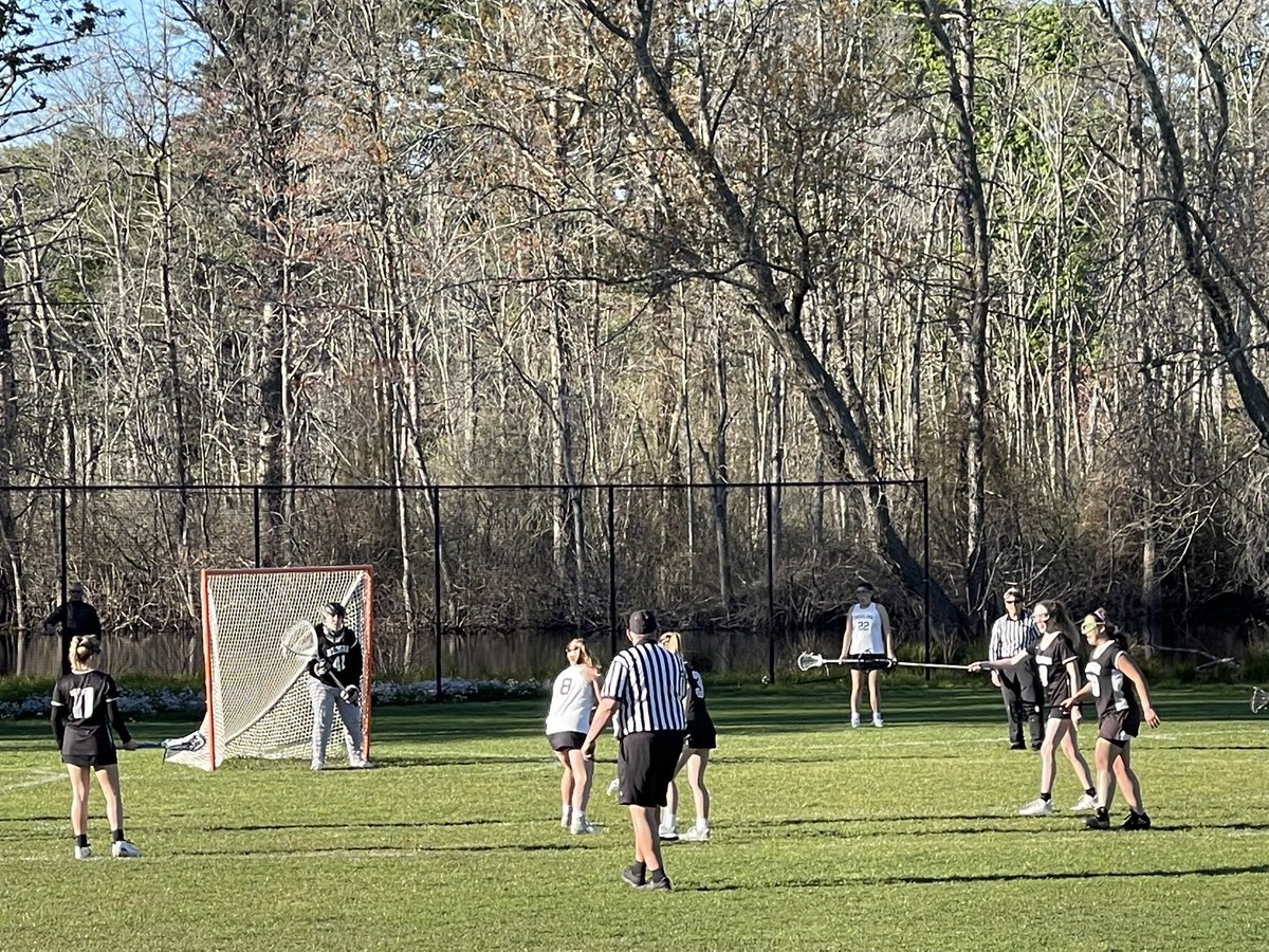 JPPlunkett's tweet photo. That’s a wrap: on their beautiful campus, @UrsulineAcademy takes down Bellingham HS in exciting 🥍 action! Way to go girls… #JayVees https://t.co/L5hPhpP6Oi