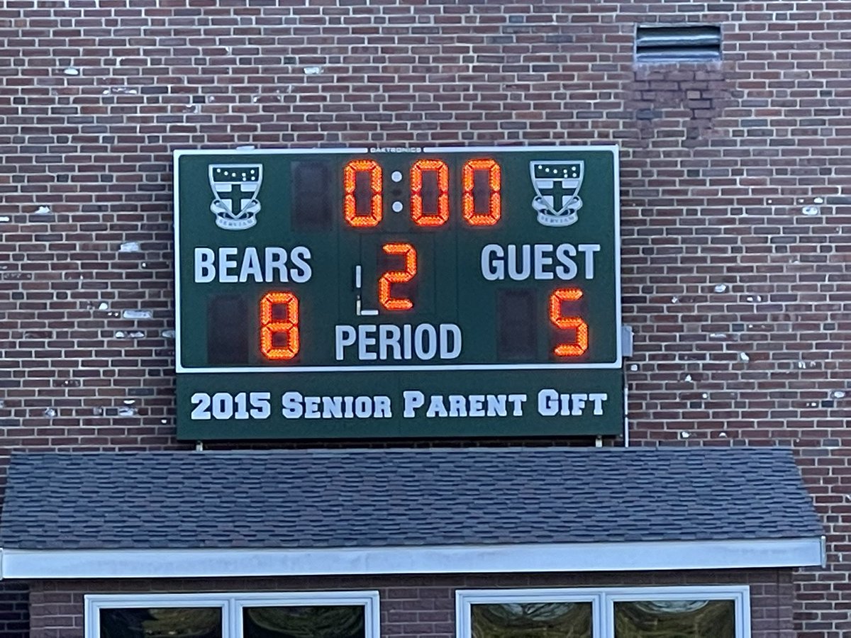 JPPlunkett's tweet photo. That’s a wrap: on their beautiful campus, @UrsulineAcademy takes down Bellingham HS in exciting 🥍 action! Way to go girls… #JayVees https://t.co/L5hPhpP6Oi