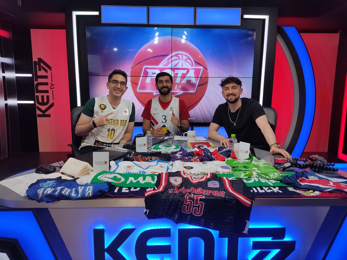 PotaAltiTV's tweet photo. 🏀 Pota Altı'nın yeni bölümünde, basketbolcu konuğumuz @sebogondur1 'le birlikte, TBL'de 30.haftayı ve play-off eşleşmelerini enine boyuna konuştuk.

Sebo Göndür'ün konuk olduğu yeni bölümü aşağıdaki linkten izleyebilirsiniz ⤵️
https://t.co/vKK2jsLbBI

#PotaAltı #TBL https://t.co/60JelZrnqY