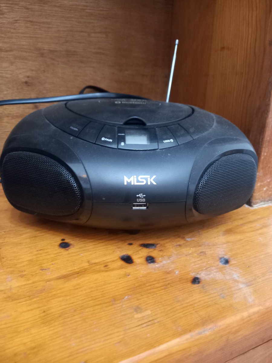 TriviaBTS3's tweet photo. Aahhh I love you dusty and out of fashion CD player...my old friend 😂😂😂💜💜💜 #bts #BTS_Proof #TracklistCD3 #cdplayeronly #cdonly https://t.co/wFF7O3fjmq