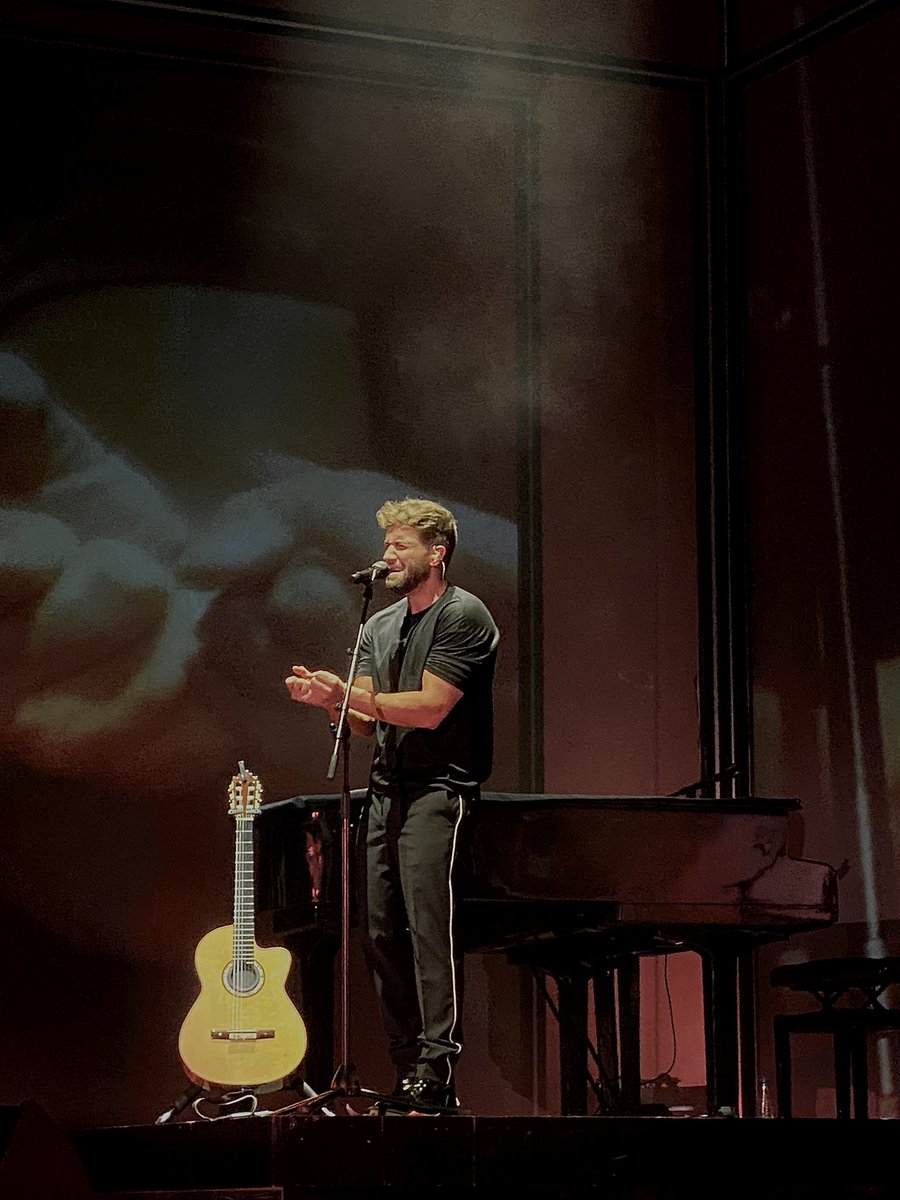 crisru_'s tweet photo. No se le puede poner más sentimiento… Contigo es como si no pasara el tiempo, al escucharte todo se remueve igual que el primer día. ✨ @pabloalboran https://t.co/nADo6eYhcU
