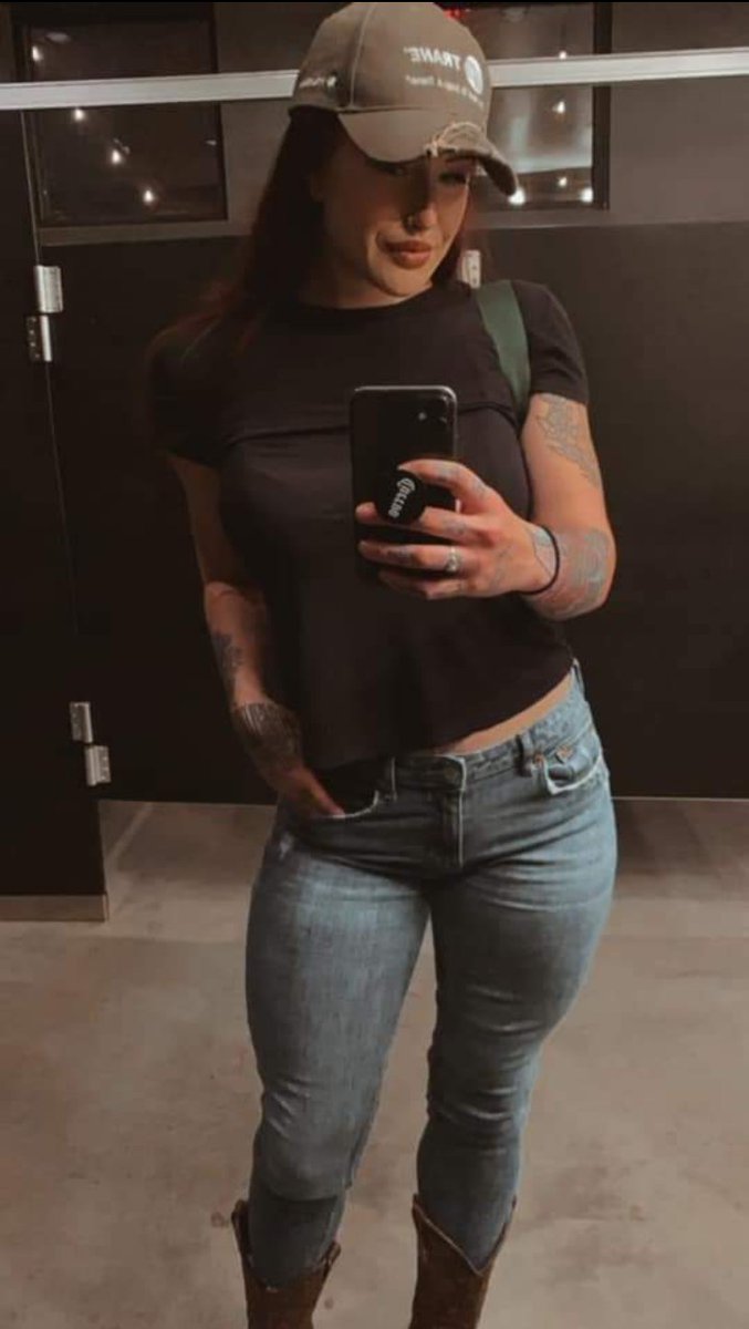 MandineedsAlpha's tweet photo. I have a date tonight with an H-TOWN THUG you know who you are black daddy! 🖤💥😘😋  Btw followers it's up to him if he video tapes us. https://t.co/Ut0CsJFXEc