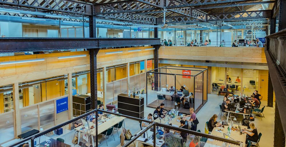 Qui a dit qu’il n’était pas possible de rater le virage du #numérique et de porter, quelques années plus tard, le lieu de rassemblement de l’écosystème #entrepreneurial lyonnais avec succès ? 👀

Décryptage avec <a href="/CedDenoyel/">Cédric Denoyel</a>, président d’<a href="/H7lyon/">H7</a>.

maddyness.com/2022/05/10/ent…