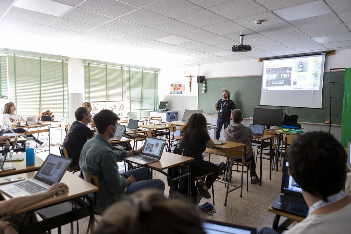 Un fin de semana de muchas experiencias nuevas en el #Volvemos10x. Muchas gracias a <a href="/GEGSpain/">GEG Spain</a> por darme este oportunidad a conectar con tantos educadores y por organizar otra vez un evento de 💯 👏👏👏

📸 <a href="/antosevi/">A.Sevilla</a> 
@WeVideoEdu <a href="/ainhoaaguirre10/">Ainhoa Aguirre</a>