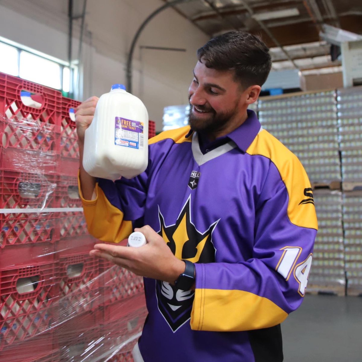 SealsLax's tweet photo. We teamed up with @HollandiaDairy to make our first #GallonsForGoals donation to the @SDFoodBank 🥛
For every goal scored at home, we’re donating 6 gallons of milk to the food bank..let’s keep it goin’! https://t.co/XRhnwh9MeX