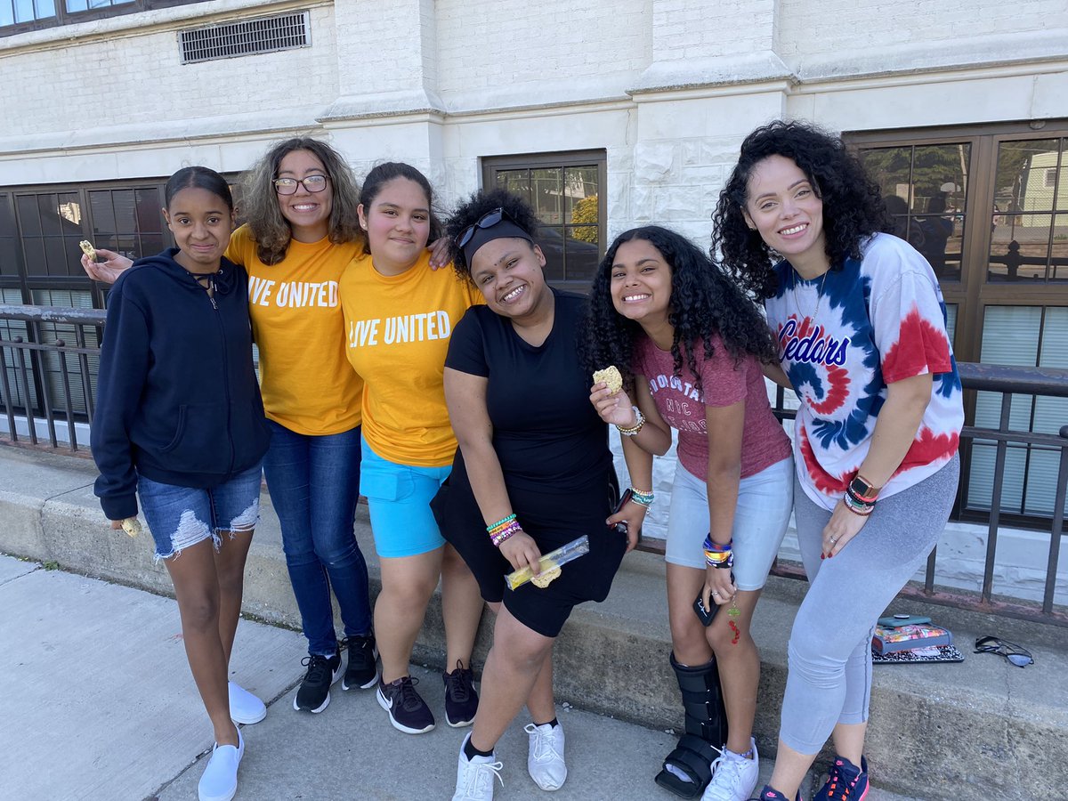 RForgotch's tweet photo. Harding GOTR activated their star power and did an AWESOME job completing their practice 5k today! A huge thank you to everyone that came out and cheered, helped, and ran with our girls! Your support means everything! https://t.co/UodKMVGxz9
