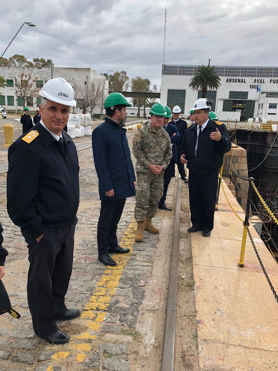 EMCFFAA_Arg's tweet photo. participamos de una exposición sobre la actualización de medios en operaciones navales y previsiones a corto plazo, de acuerdo a la política estratégica defensiva establecida por la Directiva de Política de Defensa Nacional (#DPDN). Asimismo, en la localidad de Baterias visitamos https://t.co/LwN4I9d7VX