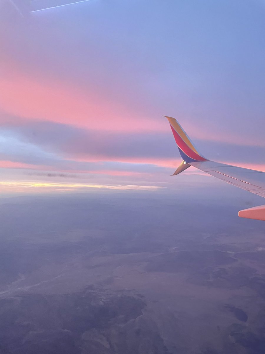 emmax33jo's tweet photo. .@SouthwestAir shows me just how beautiful Mother Earth is 😍🍭 https://t.co/9tMjkCrMch