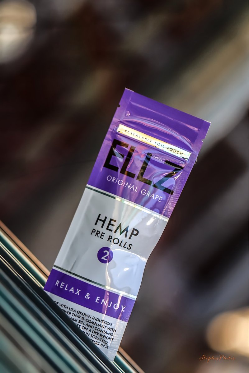 ellzcompany's tweet photo. ELLZ Original Grape Hemp Pre-Rolls with:
-Two Hand-Rolled Pre-Rolls
-Resealable Foil Pouch
-One Gram of Hemp Flower in each one
By StephesPhotos
#ellz #cbdblunt #cbdpreroll #cbdprerolls #hempreroll #preroll #cbdflower https://t.co/cKnWxZ3zYX