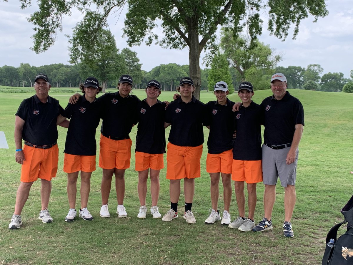 CoachMatt_Green's tweet photo. Congratulations to our Llano Golf Team. These guys finished 4th in the state overall and they represented our school and our town with pure class! Thank you to the players, coaches and parents who made this season an amazing one! ⁦@LABCjackets⁩ ⁦ https://t.co/6XLpJfrCTE