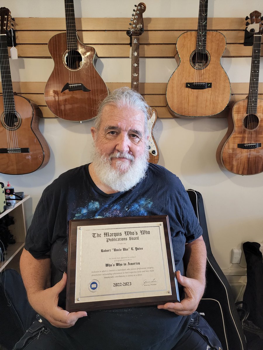HUGmusicShop's tweet photo. Our very own Uncle Uke being awarded his second @marquiswhoswho 

#marquiswhoswho #ukulele #HUGUkulele https://t.co/YcEiSIaAVS