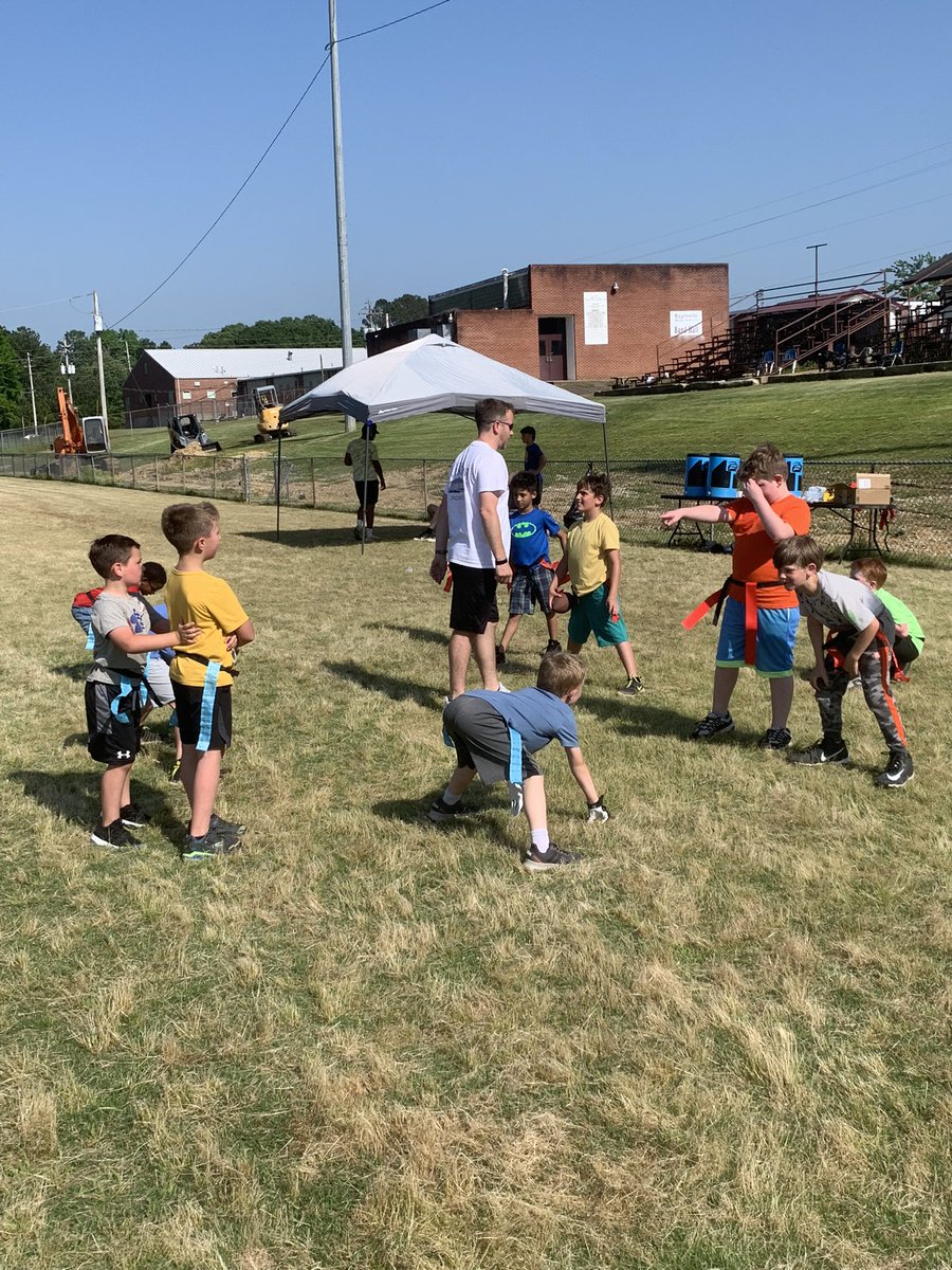 BIGGLionFB's tweet photo. First day of kid’s camp in the books! Future Lions showing out. #BIGGBUILT https://t.co/SkOeoIlQ7z