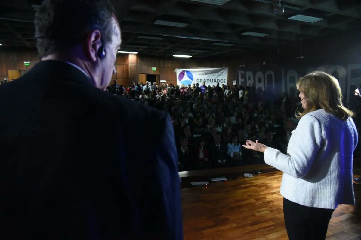 Renovacion2026's tweet photo. Construiremos #LaUniversidadQueQueremos con compromiso y nuestras convicciones más firmes que nunca. 
Una institución #PluralYReformista
#UNCUYO https://t.co/MFwlmqmHJx