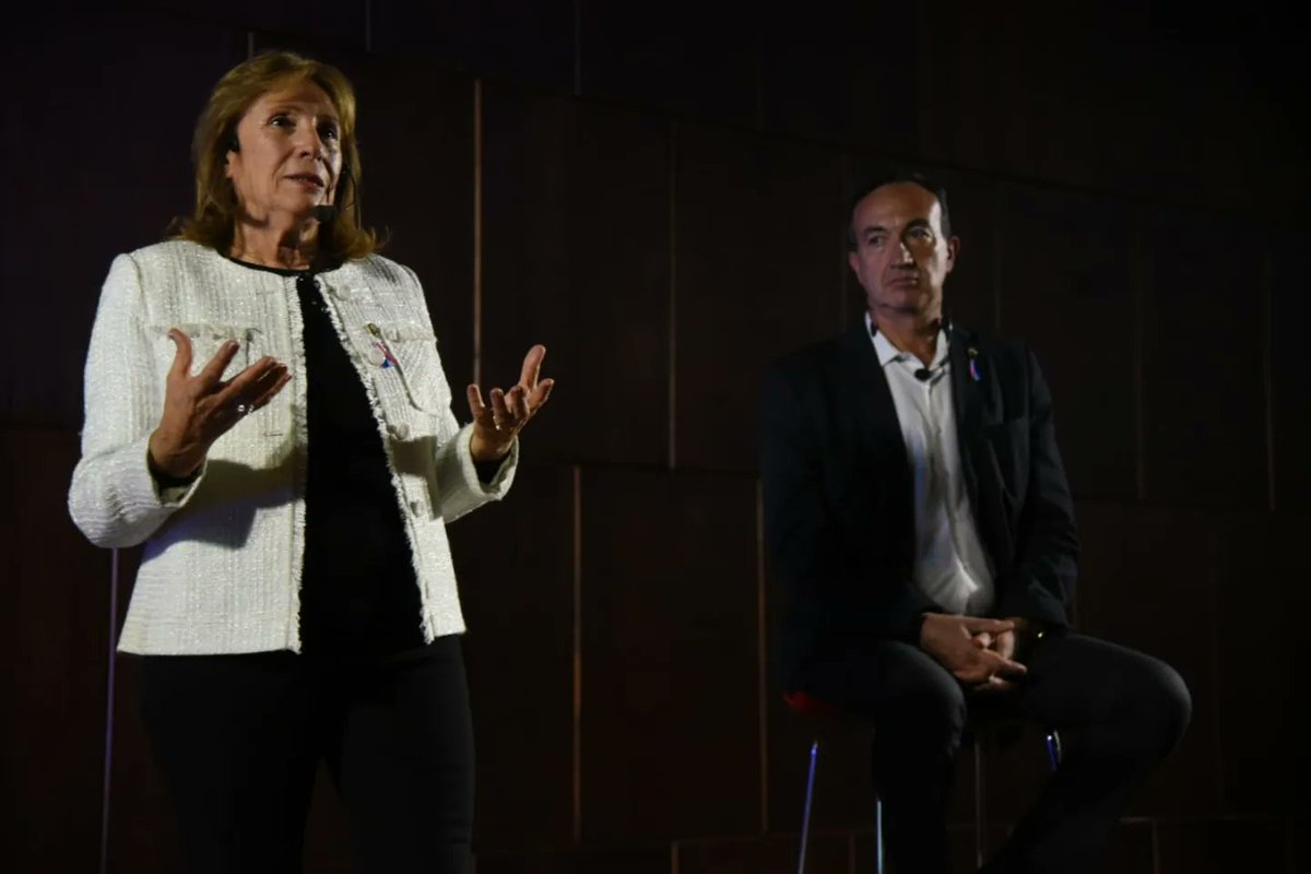 Renovacion2026's tweet photo. Construiremos #LaUniversidadQueQueremos con compromiso y nuestras convicciones más firmes que nunca. 
Una institución #PluralYReformista
#UNCUYO https://t.co/MFwlmqmHJx