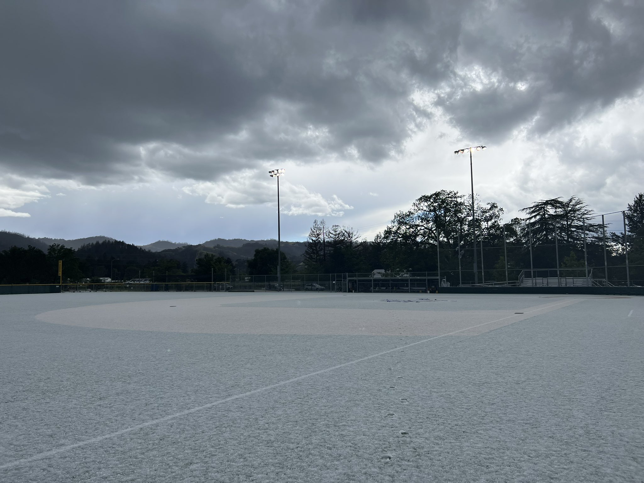 Dylan Brusstar on Twitter "St. Helena hail storm, over 15 minuets. At