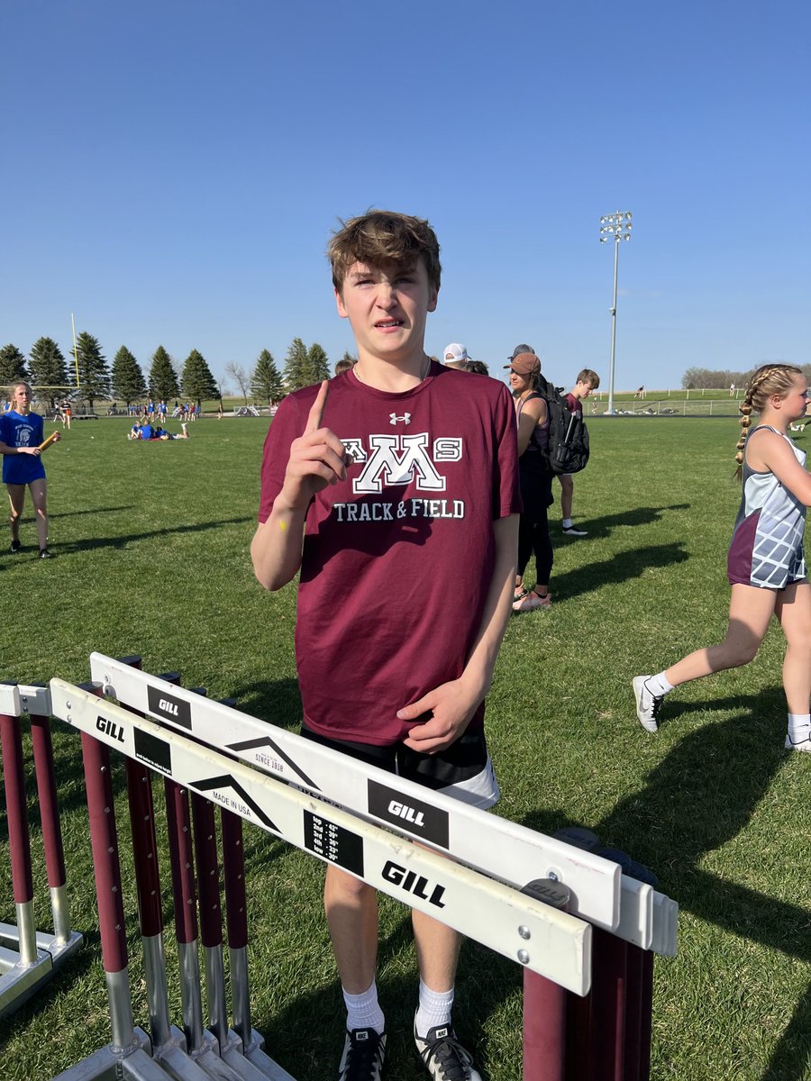 #recordsetter Shane ran a 16.2 in the 110 hurdles, beating the former record set in 1986! ⁦<a href="/MadisonMSNews/">MadMiddleSchool</a>⁩ ⁦<a href="/daily_leader/">Madison Daily Leader</a>⁩