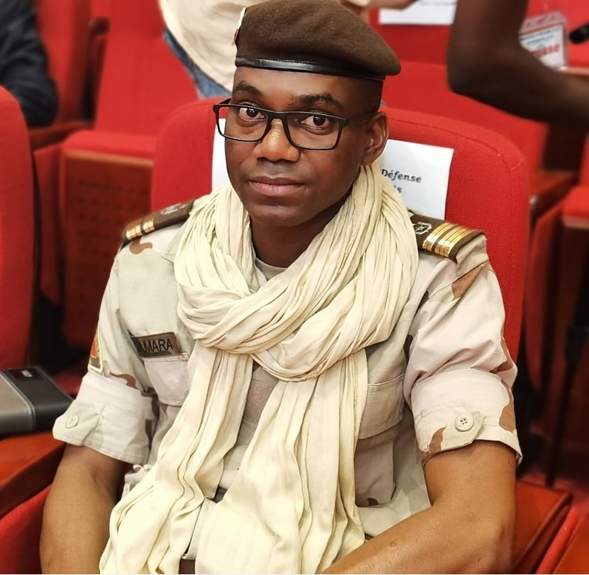Le ministre de la Défense, le colonel Sadio Camara 🗣️ " Le  #Mali est issu des grands empires, nous connaissons la valeur de la vie humaine, nos ancêtres ont eu à protéger les droits de l’Homme avant beaucoup d’autres civilisations et nous n'avons pas de leçons à recevoir."