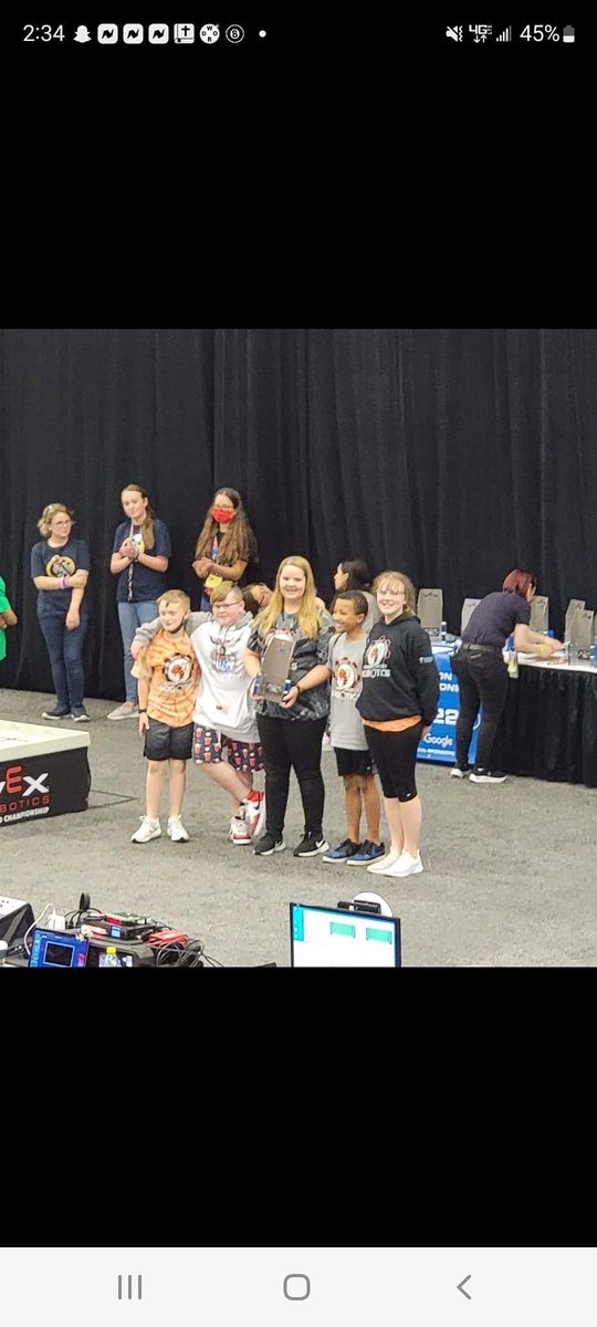 brettabbotts17's tweet photo. Our kids were down in Texas today just crushing it on the global stage! Should I be surprised that they also won the Energy Award?! So proud of these kids!!! @Roos_Elementary https://t.co/xmopSCmm6H