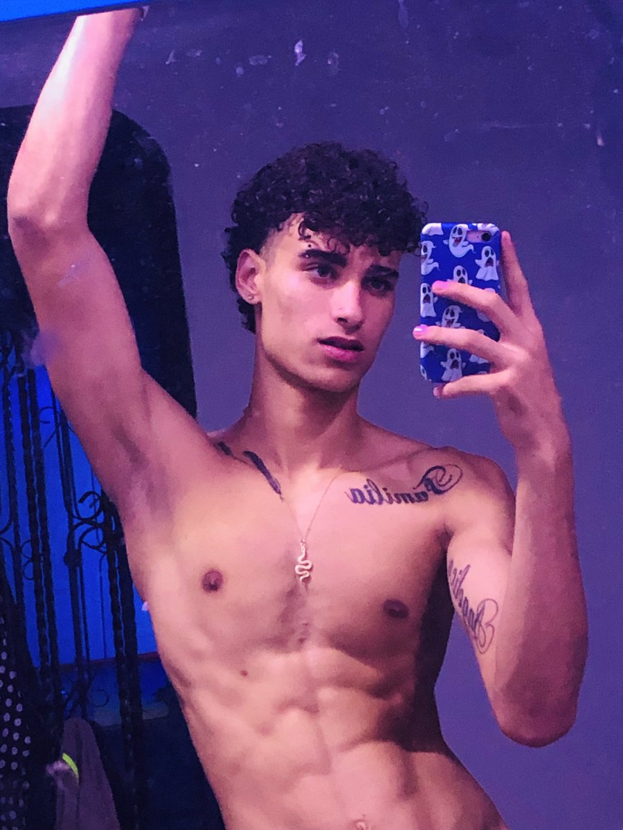 Cristian69P's tweet photo. Un flaquito demasiado caliente 🤪#Rt pa que vean todas esas calenturas que tengo pa subir 😼 https://t.co/ajMQzPK5GQ