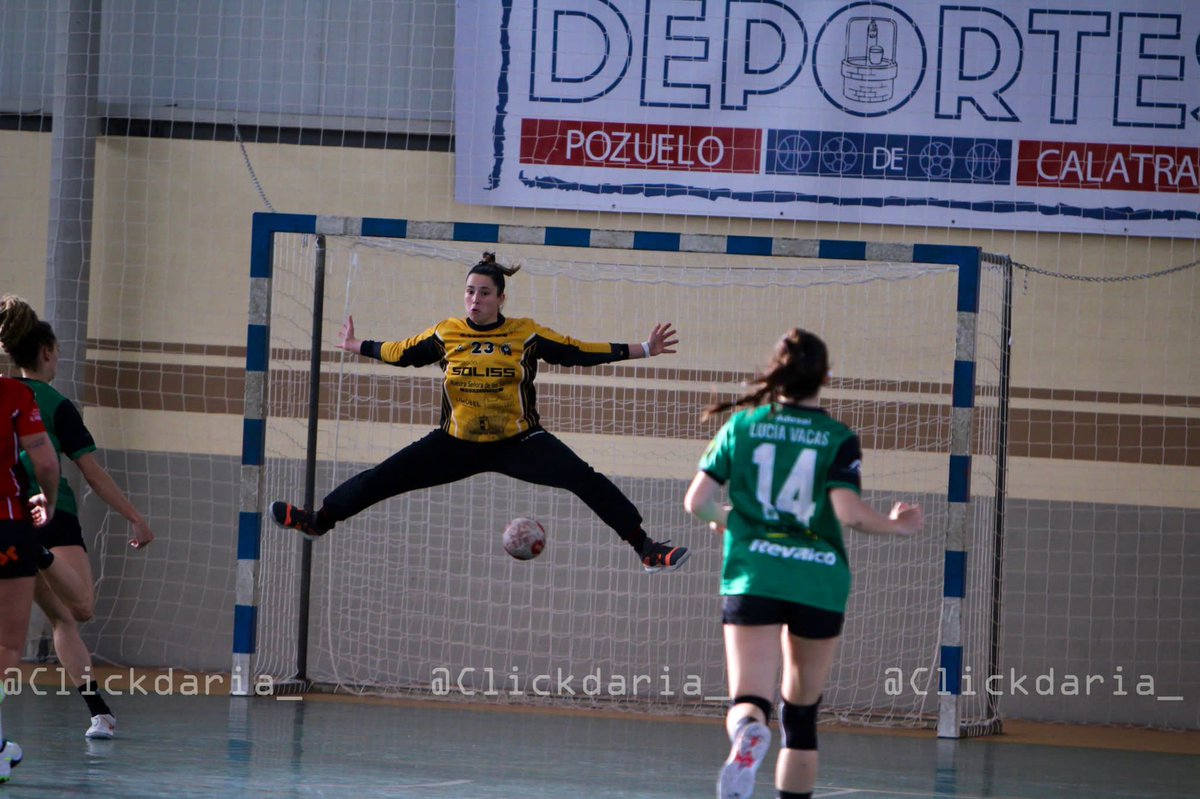 BMPozueloCva's tweet photo. Nuestra portera Paola Santos ha vuelto a ser convocada con la Pre-Selección Uruguaya 🇺🇾

La convocatoria tiene como objetivo la preparación para los Juegos Odesur y el surcentroamericano de este año!

Nos alegramos mucho Espartana y te deseamos la mejor de las suertes ❤️🖤🚢🎯🍍 https://t.co/mtqrTJ0u9Y