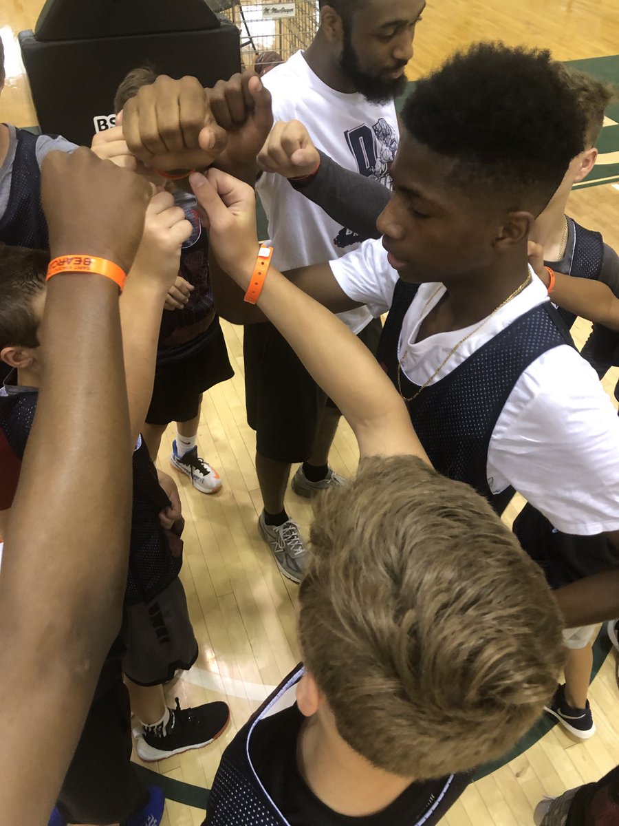 DP_Harris_'s tweet photo. D It up basketball 🏀 camp 20 plus years of kids coming to learn the game. Love the partnership with Nike sports camp. Lots of kids already signed up . See you at camp https://t.co/AuZvlVqIX3