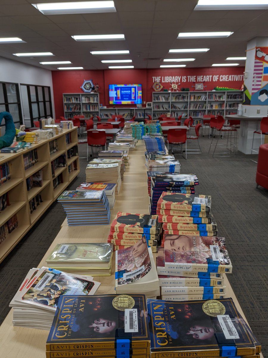 PPMS_Library's tweet photo. Kicked off #BeanstackSummer22 with @PPMS_SDE 7th grade today, over 550 guests and over 185 books checked out! @ElmbrookSchools https://t.co/jFQ9sX3L2q
