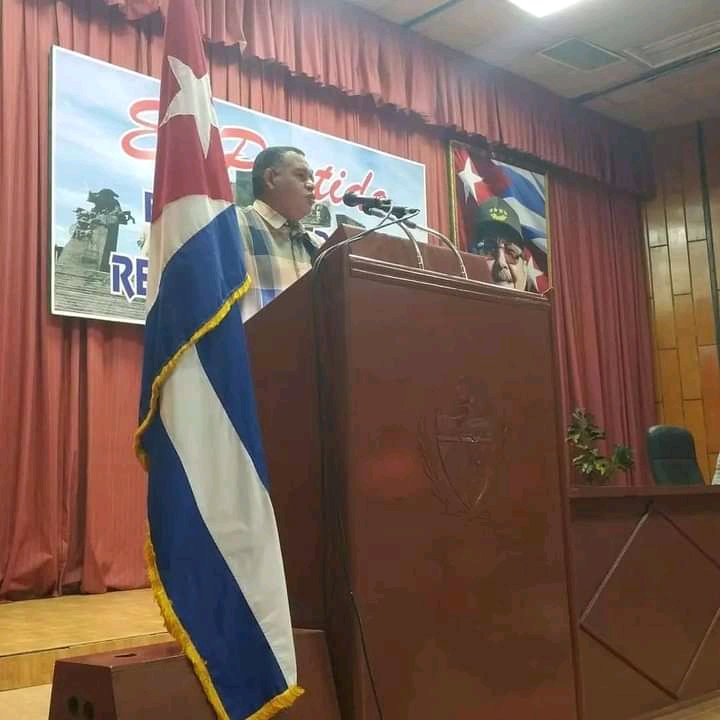 Yuniel49528847's tweet photo. En la XIII Sesión Ordinaria de la Asamblea Municipal del Poder Popular en #Guantanamo fue elegido el #MCCPCC y 1er Secretario del #PCC en el territorio, Rafael Pérez Fernández como diputado al #ParlamentoCubano. En nombre del pueblo maisiense, #MUCHASFELICIDADES. #VamosConTodo https://t.co/H9IM5uwUA5
