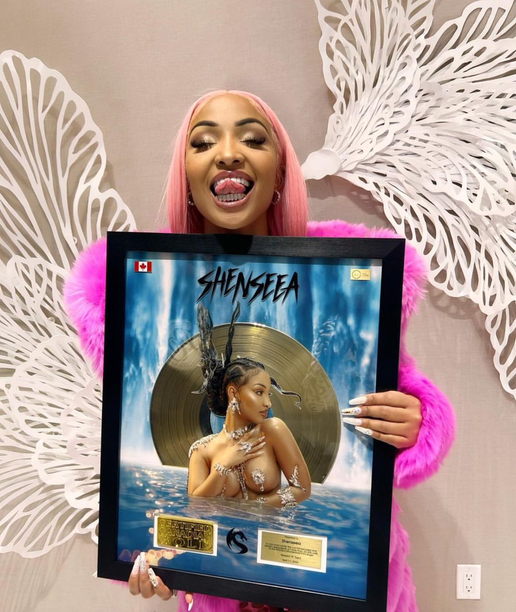 Shenfanpage's tweet photo. Blessed went GOLD in Canada 🇨🇦🏆🐉 https://t.co/gccrRB8cnR