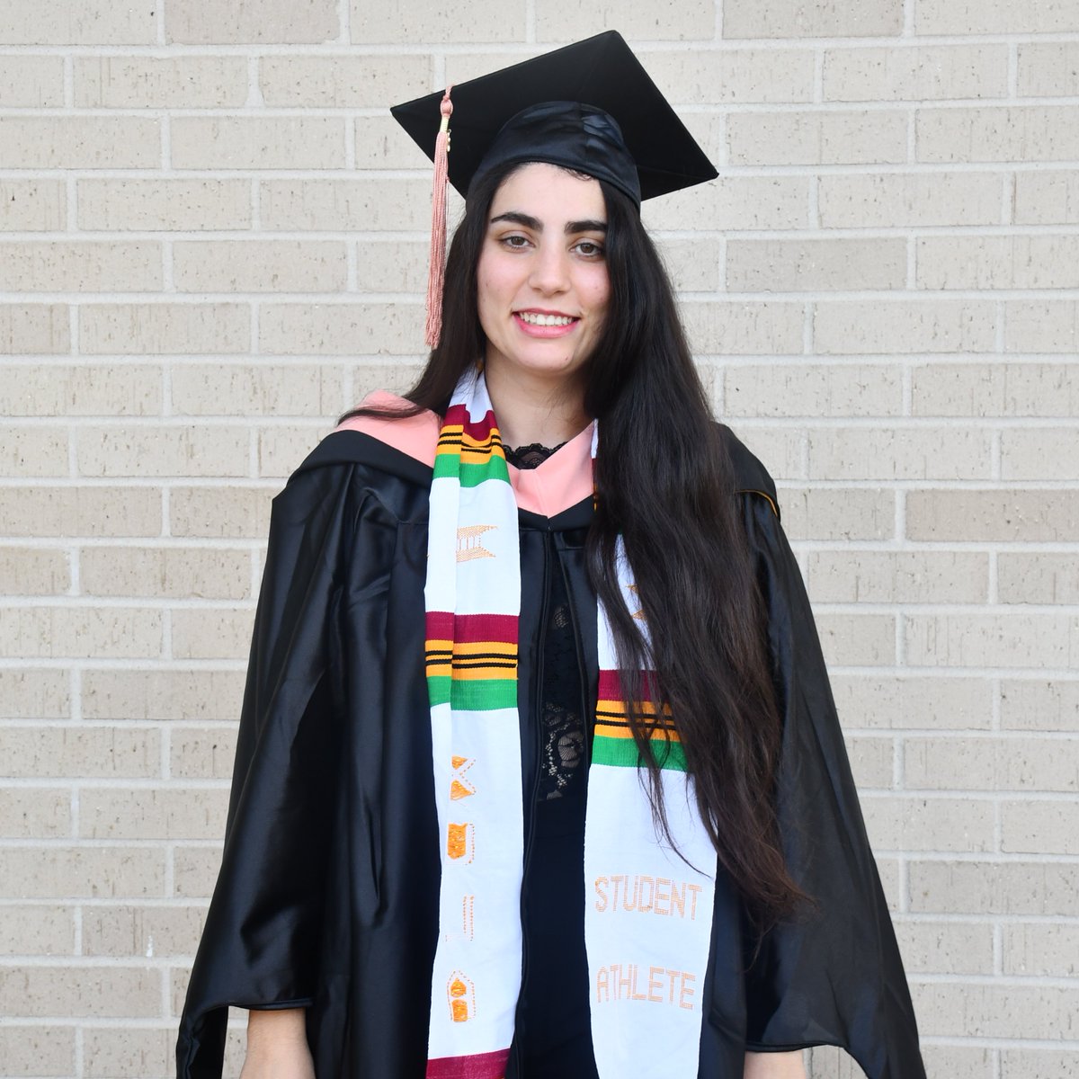 xulagold's tweet photo. Farah Baklouti (women's tennis) is a 2022 #XULA graduate. The master of public health is her second degree here.
#TeamGold #HailAllHailXU #NAIATogether #NAIATennis #HBCU #XULA22 #XULAGrad https://t.co/9gzbau0hzK