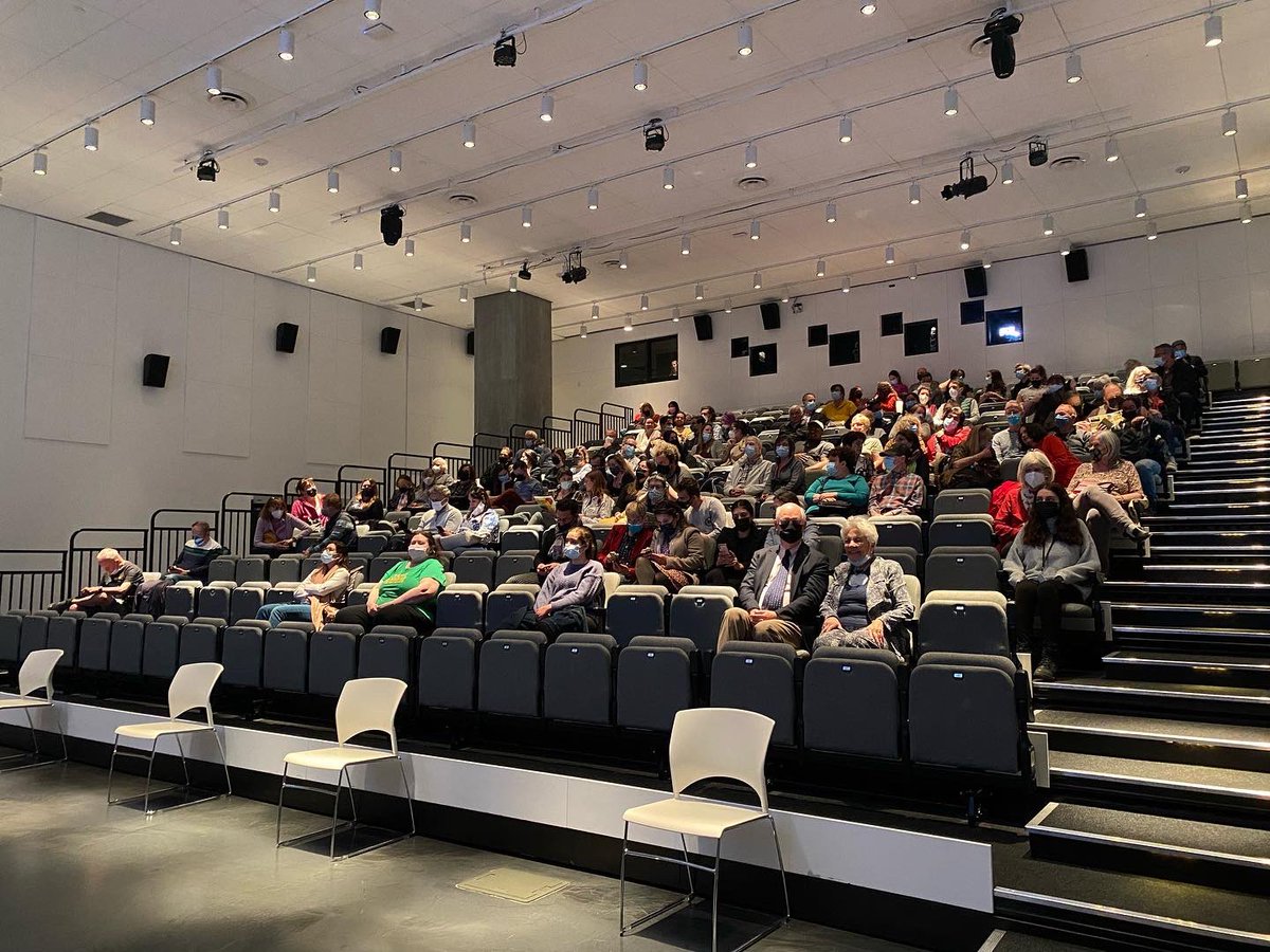 embpanamacan's tweet photo. Éxito rotundo de la película #AlgoAzul de #MarielGarciaSpooner como parte del #LAFF22 organizado por @Canadian_Film y @CanadaGrula en el @OttawaArtG . Gracias al apoyo de @CancilleriaPma #DiplomaciaCultural , Panamá pudo ser parte de esta importante cita cultural anual. https://t.co/ZvQAqQJGgE