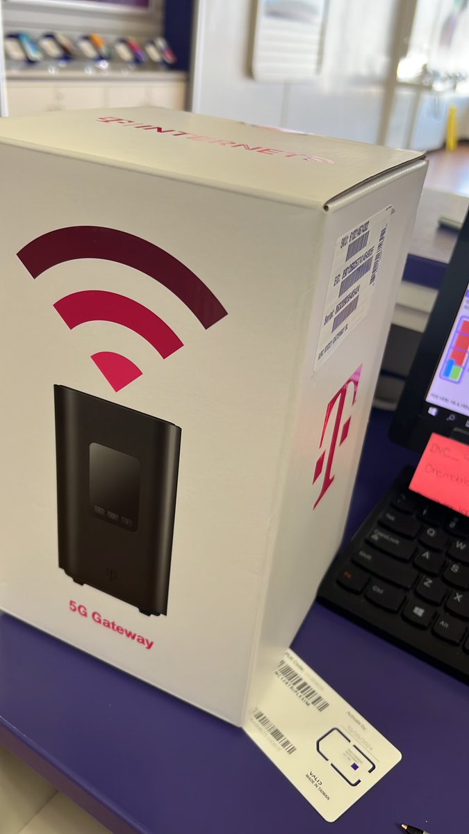 Metro by T-Mobile in Pueblo joining in on the HSI with our customers loving internet freedom! #SMRA #ColoradoSouth #RMSMRA <a href="/Linds1227/">Lindsey Waymire</a> <a href="/KoolKeller/">Mike Keller</a> <a href="/tglover187/">Terrance Glover</a>