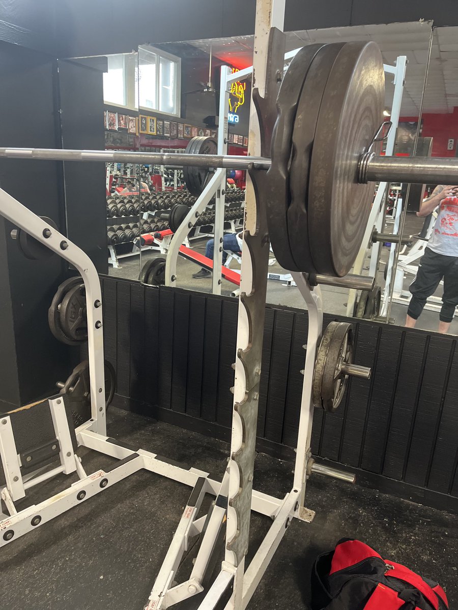 nob_rolen's tweet photo. Don’t skip leg day and don’t watch porn https://t.co/Nn9eNDU56C