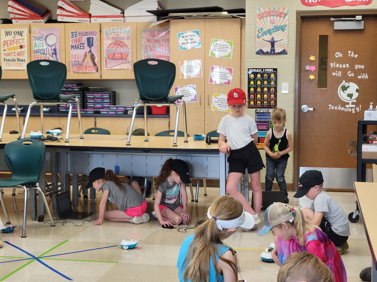 2nd Grade and 3rd grade teachers are the best! They taught kindergarten about the #finchrobots - very exciting! Just a little hurts when one said they where "way better fun teachers than you" #WhateverItTakes <a href="/birdbraintech/">BirdBrain Technologies</a> #rowvastrong #rowvaelem