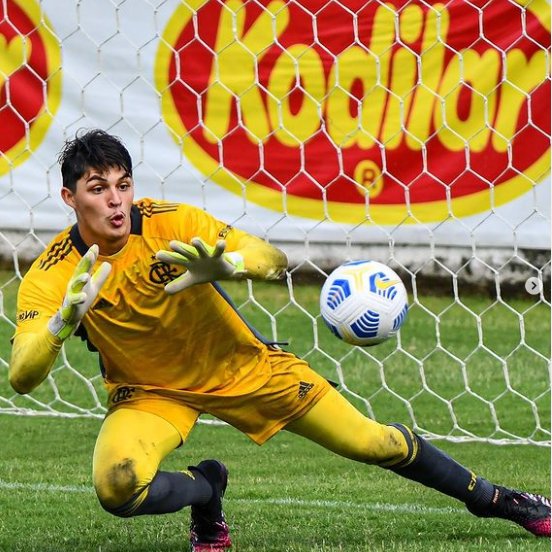 flazoeiro_'s tweet photo. SEM ESPAÇO COM PAULO SOUSA!

O goleiro João Fernando, do Flamengo, que acumula convocações pela seleção brasileira de base e também já chegou a participar de um período de treinos na principal, não vem tendo espaço com o técnico Paulo Sousa.

(+) https://t.co/3MNMqPMqKU