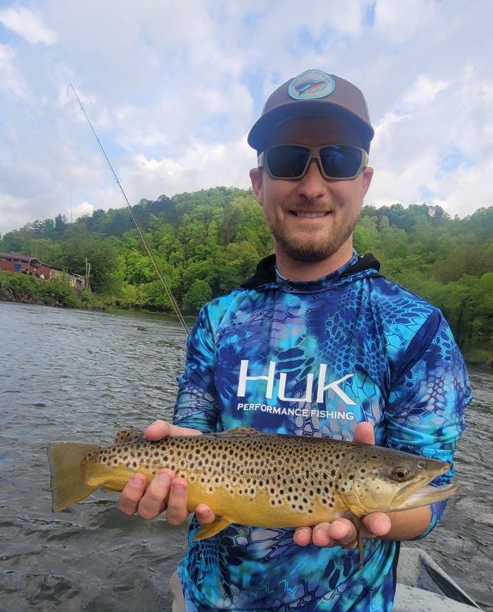 TuckRiverClub's tweet photo. That’s a “HUK” of a fish!! Great job!

#TuckFlyShop #WNCFlyFishingTrail #DiscoverJacksonNC #NCTroutCapital #SylvaNC #BrysonCity #FlyFishing #HayNow #Waynesville #HaywoodCountyNC #GreatSmokyMountains https://t.co/AlEuVkWU5l