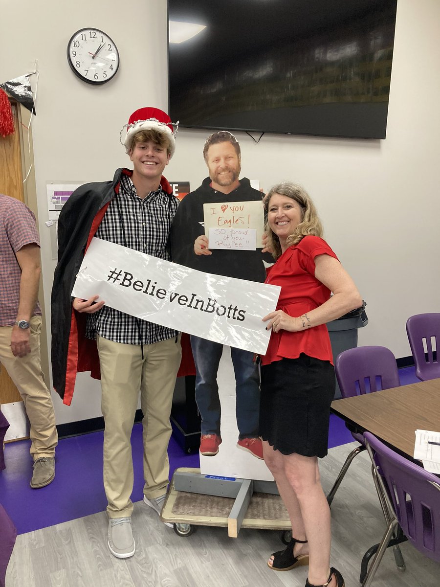 completeHSM's tweet photo. Flat @thebotty made an appearance at Rylee’s graduation!  Then he visited Clark, the CHSM staff and his old classroom! #believeinbotts https://t.co/2IzI4oxYaw