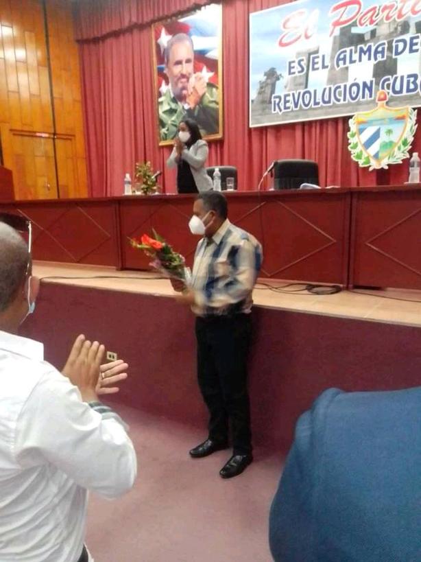 Yuniel49528847's tweet photo. En la XIII Sesión Ordinaria de la Asamblea Municipal del Poder Popular en #Guantanamo fue elegido el #MCCPCC y 1er Secretario del #PCC en el territorio, Rafael Pérez Fernández como diputado al #ParlamentoCubano. En nombre del pueblo maisiense, #MUCHASFELICIDADES. #VamosConTodo https://t.co/H9IM5uwUA5