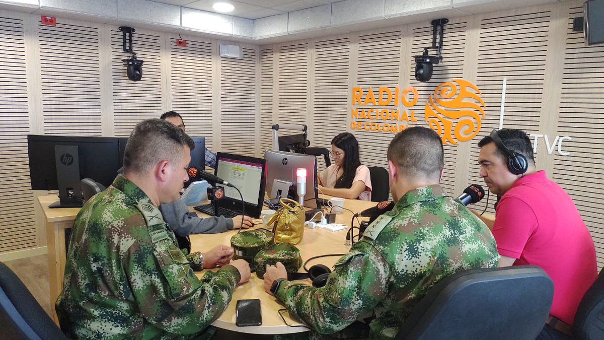ReservaBr7's tweet photo. Los POR del COAMI @ReservaBr7 de la @Ejercito_Div4, realizan enlace interinstitucional para difundir la invitación, a la incorporación de Soldados para el segundo contingente de 2022 , a través de Zona de Reclutamiento No. 7. #enlaceinterinstitucional @RadNalCo #SomosSuEjército https://t.co/MsEAvKVUrH