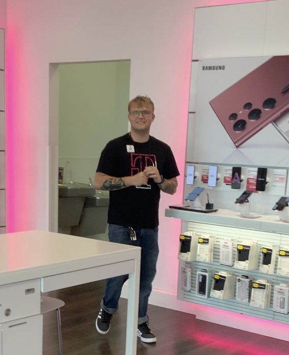 Kudos to North Greeley store continuing NOCO’s Internet Freedom work!  Nice job today David! <a href="/Linds1227/">Lindsey Waymire</a> <a href="/gnugent28/">Gareth Nugent</a> <a href="/tglover187/">Terrance Glover</a> #tmobile #InternetFreedom