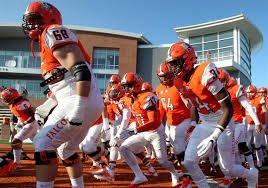 _kadenanderson's tweet photo. After a great talk with @CoachMaxWarner I am very blessed to receive an offer from Bowling Green State University🟧🟫 #gofalcons https://t.co/fxubWIcesc