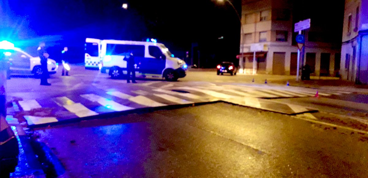 aiguesmanresa's tweet photo. ⚠️ Una #fuita d’aigua a les Bases de #Manresa obliga a tallar els dos carrils de baixada (direcció Plaça Prat de la Riba) al trànsit i un dels de pujada.

🚰No hi ha abonats que es quedin sense aigua. https://t.co/3AOrAt6jv1