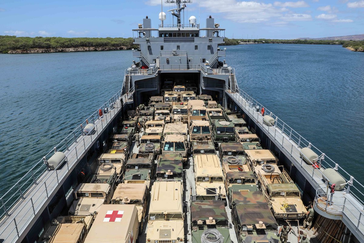 USARPAC's tweet image. Soldiers from @25thDivarty and the crew from the LSV-3, General Brehon B. Somervell, conducted an upload of equipment on May 9.

Through our operations &amp;amp; exercises, we sustain combat-credible land forces to build relationships, demonstrate commitment, &amp;amp; advance U.S. interests.