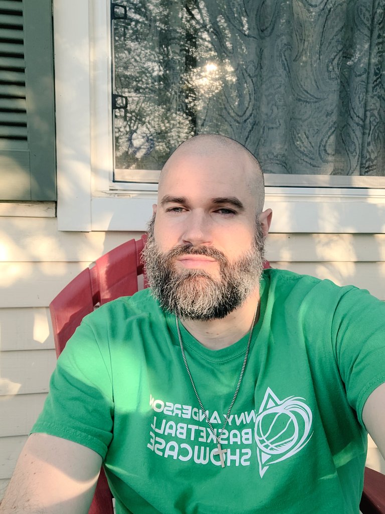 iancle1's tweet photo. Ok I trimmed the #BEARD UP... Have a great night everyone. I'm excited for my @ReflectionsBK_ #RGGROUP TONIGHT. 🙏🏻👊🏻 https://t.co/j6vOA9ehK0
