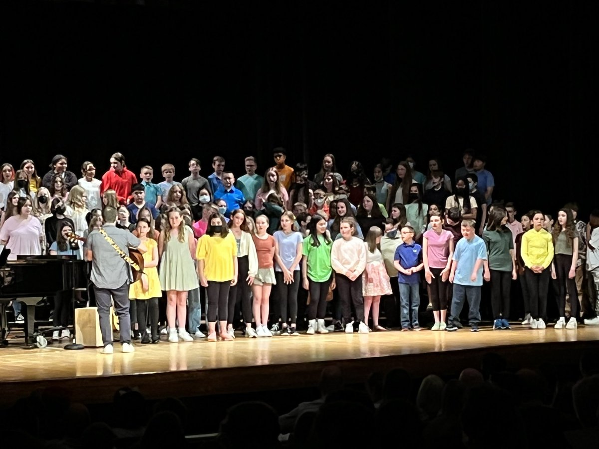 MKA_Marshall's tweet photo. Ahhh, the sounds of @SalineMSchoir spring program. 🥰 #smscompass https://t.co/sJRjeEDaKL