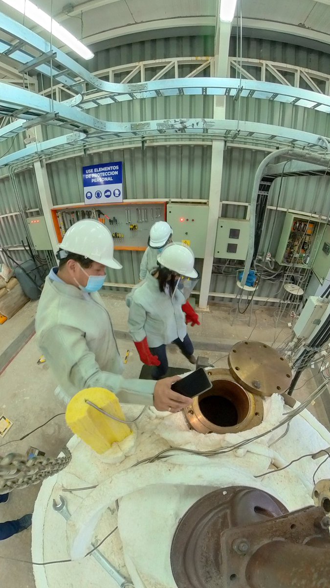 cdeaua's tweet photo. Visita @EnergiaAntof @SeremiCienciaN a ls instalaciones del #CDEA #Antofagasta https://t.co/oRjyK7TzBz