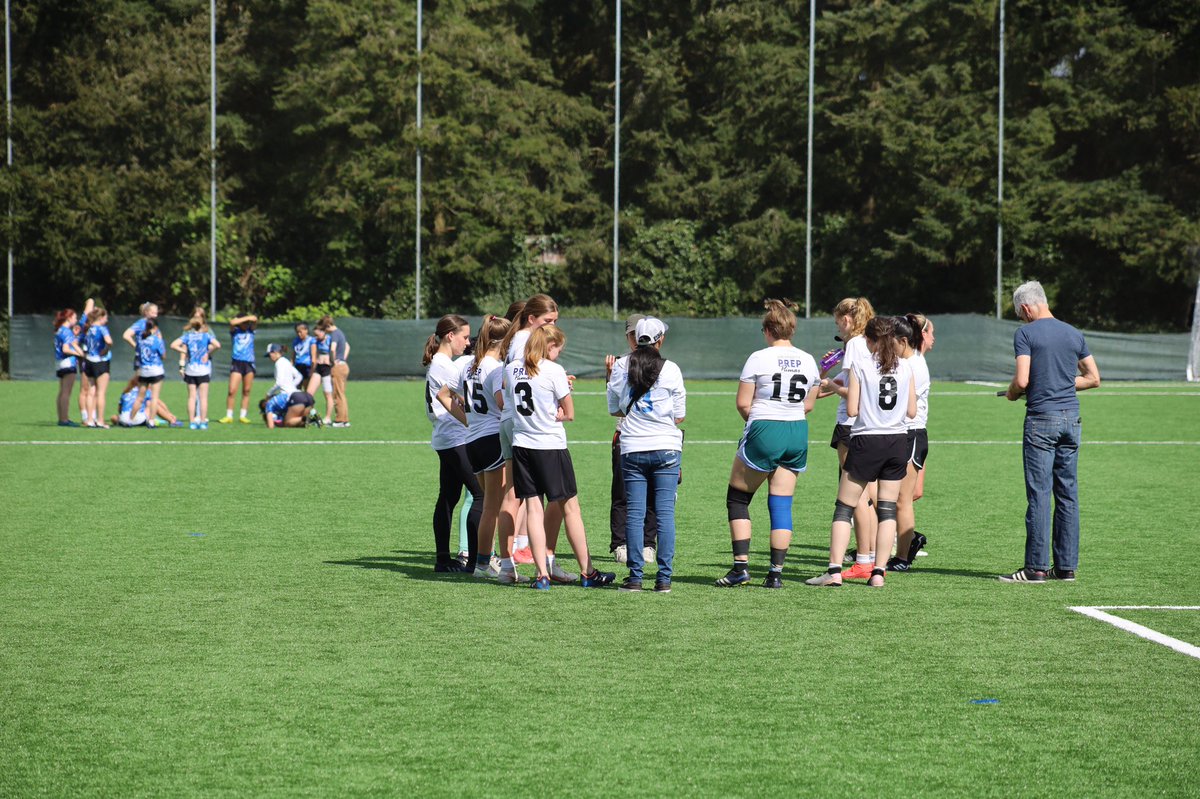 UPrepUltimate's tweet photo. Varsity Gx #ultimate Pumas enjoying the #SeattleSunshine in first playoff game with @TheBushSchool ! @uprepseattle @UPrep_Athletics https://t.co/VOhbjPTcPp
