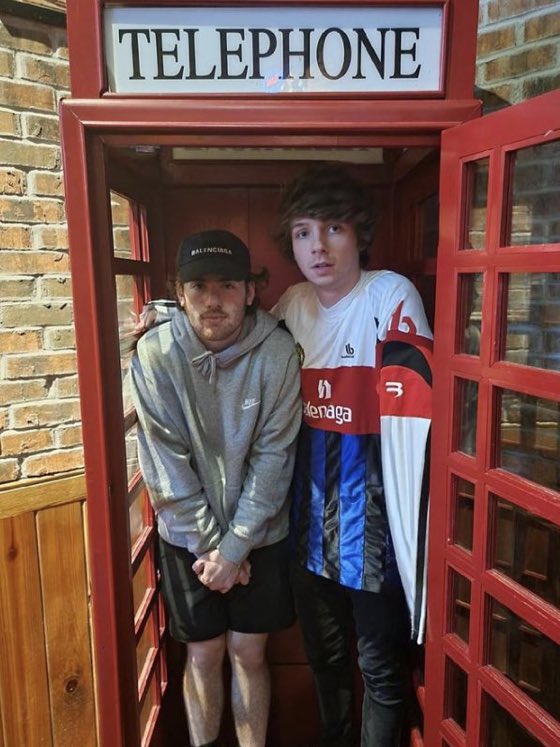 mmmnothere3's tweet photo. me n the boys hiding in our glass closet https://t.co/dqdI7lnsiL