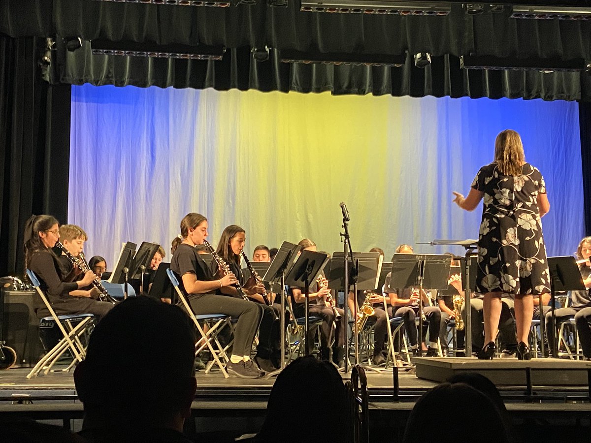 mrs_bESL's tweet photo. @RBSBANDS always bringing #awesomeness in concert! https://t.co/wZS5nP7jjf