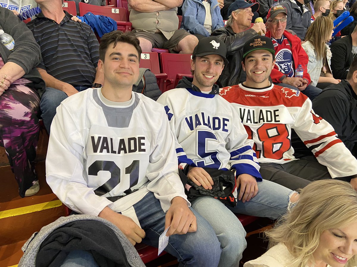 seanfurfaro's tweet photo. ALUMNI ALERT: Four @ohlrangers alumni in the house tonight: Jonathan Yantsis (@jonny_yantsis), Justin MacPherson (@Justinmac65), Lucas Pfeil (@pfeil29) &amp; Donovan Sebrango (@D_sebrango3) (not pictured)

ALL are wearing @reid_valade jerseys. 
#OnceARangerAlwaysARanger https://t.co/dAZ8Do2m6o